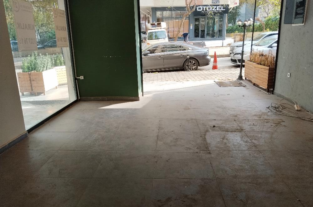 ŞAİRARŞİ CADDE ÜZERİ KÖŞE DÜKKAN 28m2 + 15m2 ÖN KULLANIMLI