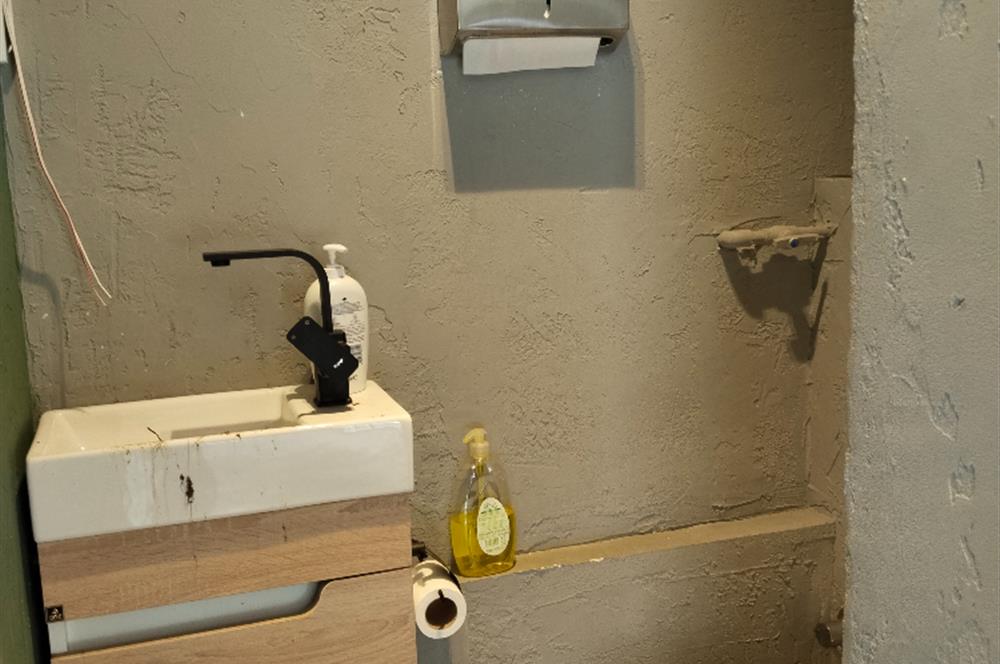 ŞAİRARŞİ CADDE ÜZERİ KÖŞE DÜKKAN 28m2 + 15m2 ÖN KULLANIMLI