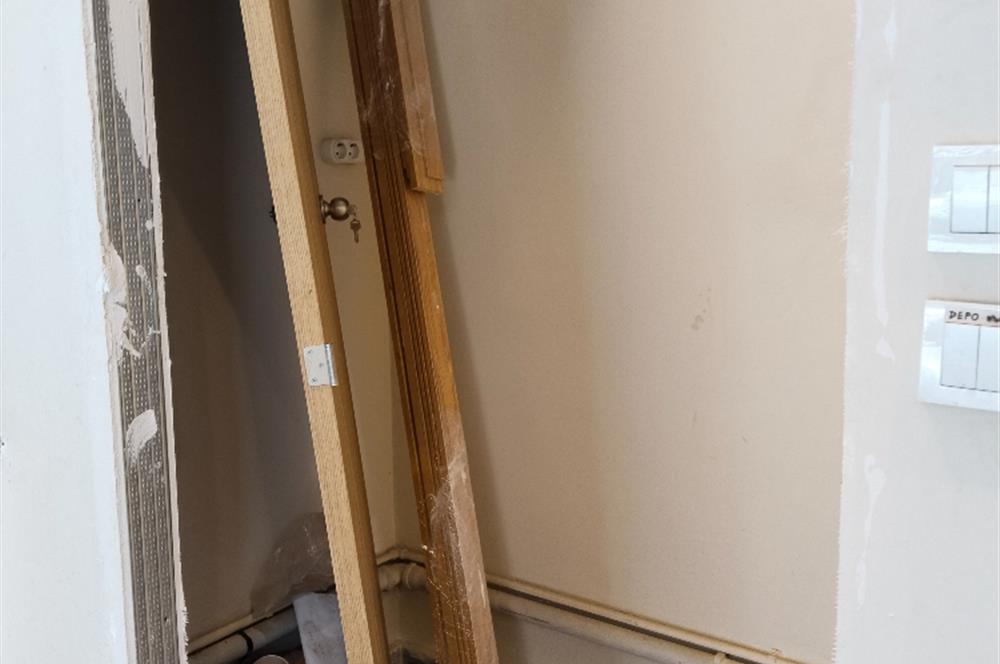 ŞAİRARŞİ CADDE ÜZERİ KÖŞE DÜKKAN 28m2 + 15m2 ÖN KULLANIMLI