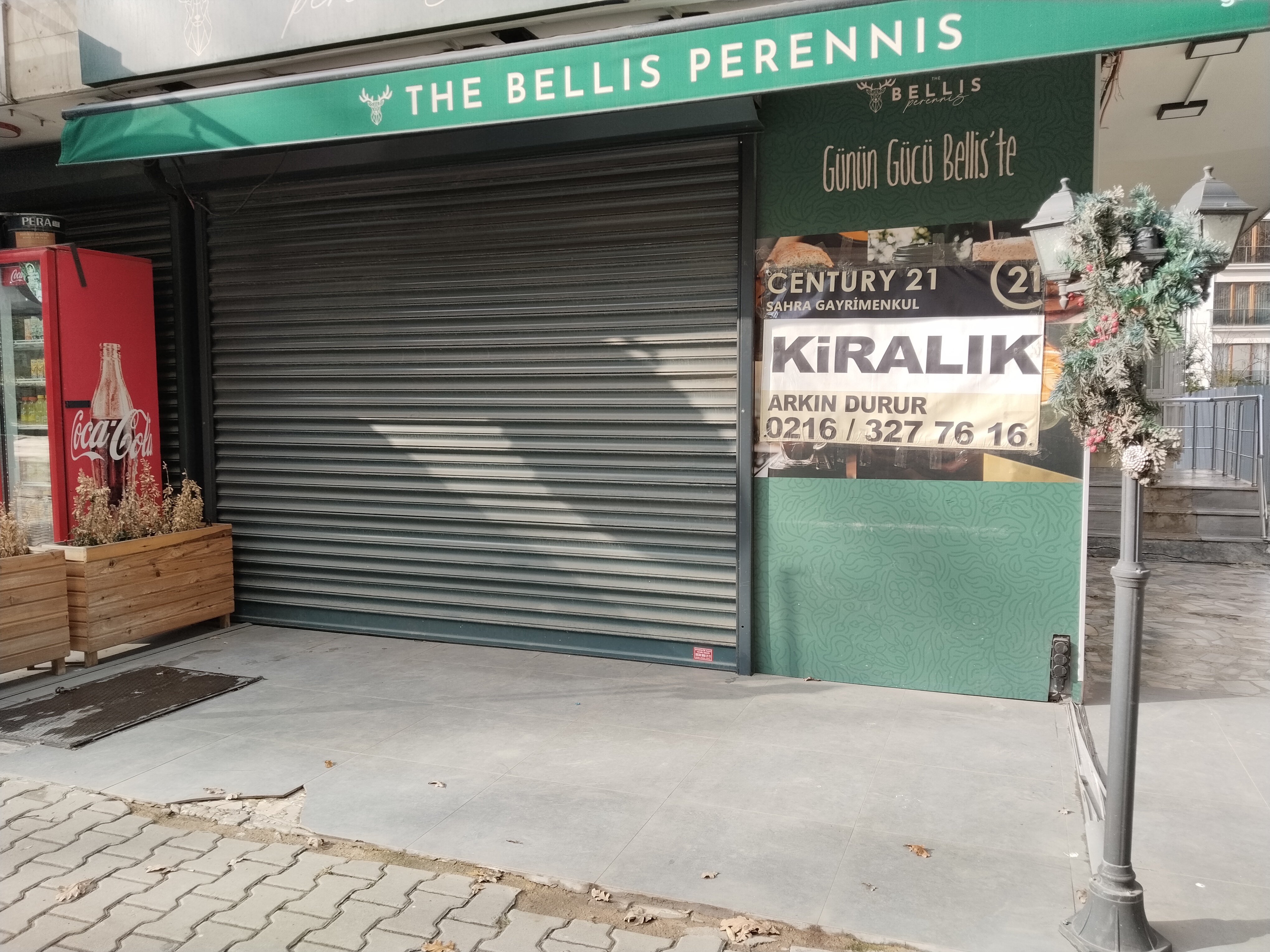 ŞAİRARŞİ CADDE ÜZERİ KÖŞE DÜKKAN 28m2 + 15m2 ÖN KULLANIMLI