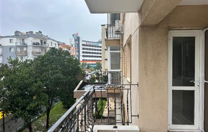 Merkezi Konumda Güvenlikli Sitede Ferah 2+1 