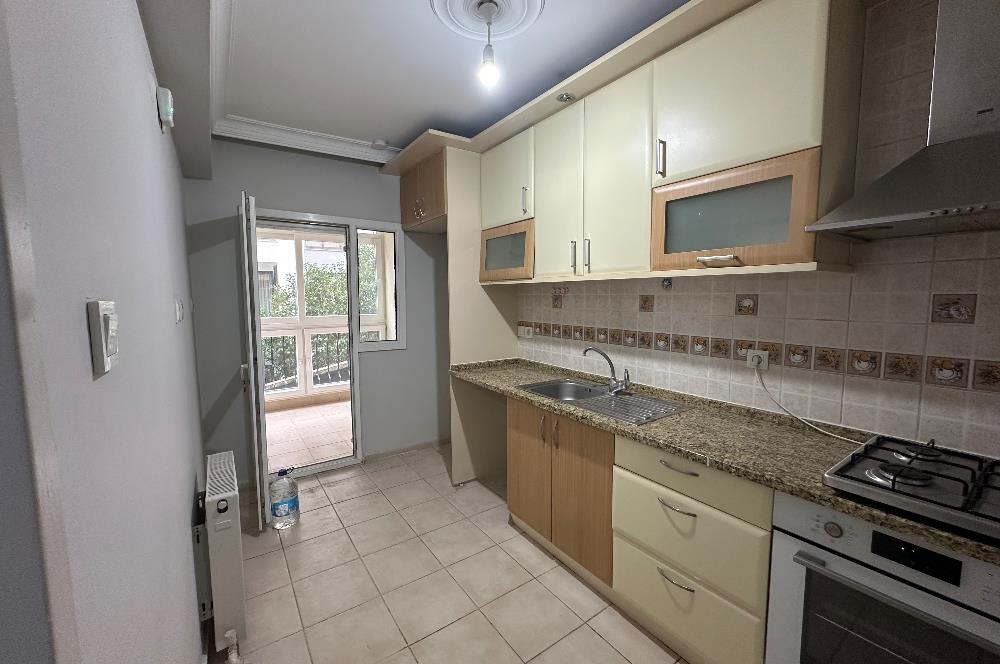 Merkezi Konumda Güvenlikli Sitede Ferah 2+1 