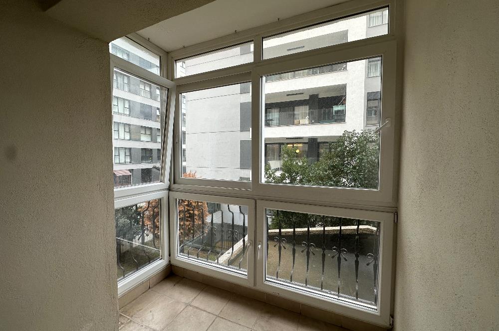 Merkezi Konumda Güvenlikli Sitede Ferah 2+1 