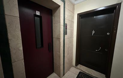 Merkezi Konumda Güvenlikli Sitede Ferah 2+1 