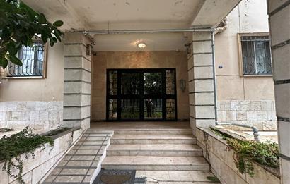 Merkezi Konumda Güvenlikli Sitede Ferah 2+1 