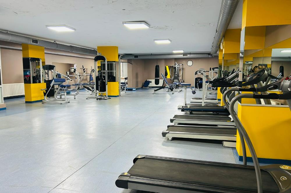 KEMER VADİ SİTESİNDE FERAH KULLANIMLI BALKONLU BEYAZ EŞYALI  1+1 DAİRE