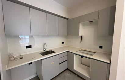 ALTINTEPE'DE 0 BİNADA BALKONLU ARA KATTA LÜX 2+1