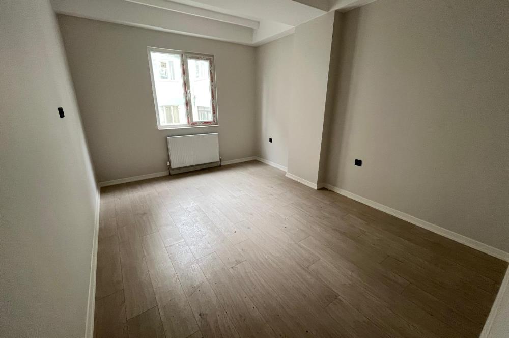 ALTINTEPE'DE 0 BİNADA BALKONLU ARA KATTA LÜX 2+1