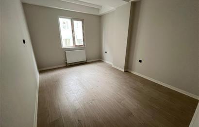 ALTINTEPE'DE 0 BİNADA BALKONLU ARA KATTA LÜX 2+1