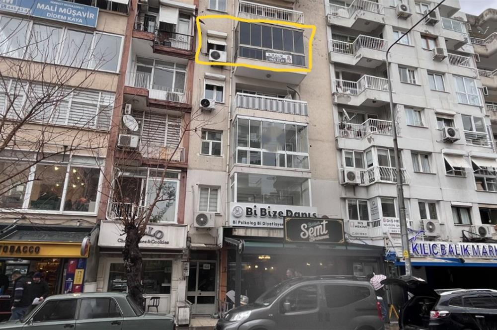 Bostanlı Cemal Gürsel Caddesinde 3+1 Kiralık İş Yeri veya Daire