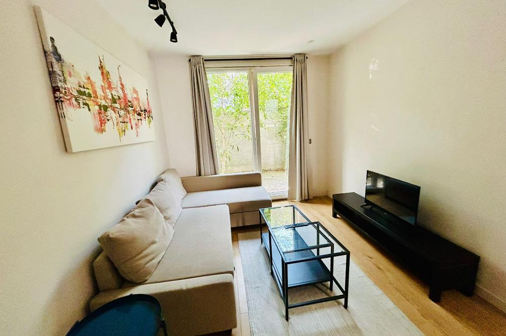 C21 DEN KEMERBURGAZ HİM CADDE’DE 1+1 MODERN EŞYALI ŞIK DAİRE