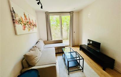 C21 DEN KEMERBURGAZ HİM CADDE’DE 1+1 MODERN EŞYALI ŞIK DAİRE