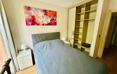 C21 DEN KEMERBURGAZ HİM CADDE’DE 1+1 MODERN EŞYALI ŞIK DAİRE