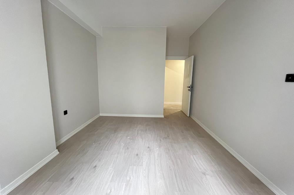 ALTINTEPE'DE 0 BİNADA BALKONLU ARA KATTA LÜX 2+1