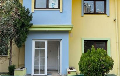 BAŞAKŞEHİR'de GENİŞ BAHÇELİ LÜKS KİRALIK VİLLA