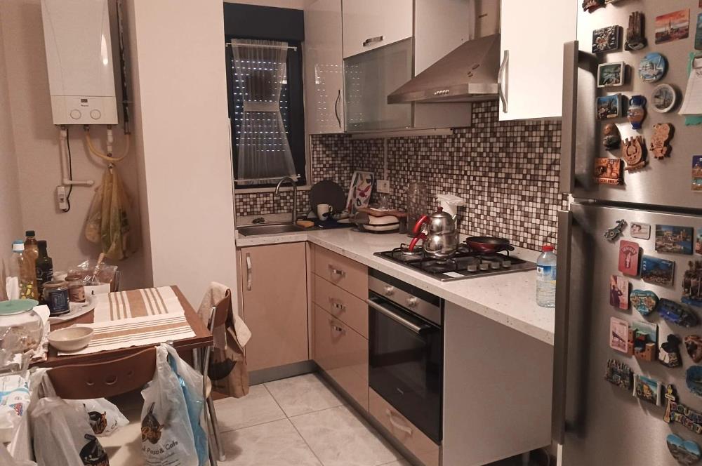 ALTINTEPE'DE MERKEZİ KONUMDA ÖN CEPHE BAHÇE MULLANIMLI 2+1