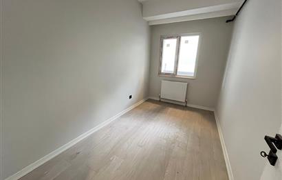 ALTINTEPE'DE 0 BİNADA BALKONLU ARA KATTA LÜX 2+1