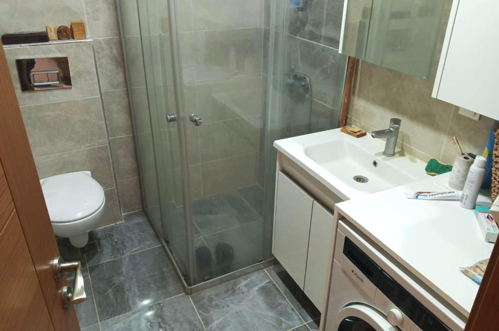 ALTINTEPE'DE MERKEZİ KONUMDA ÖN CEPHE BAHÇE MULLANIMLI 2+1