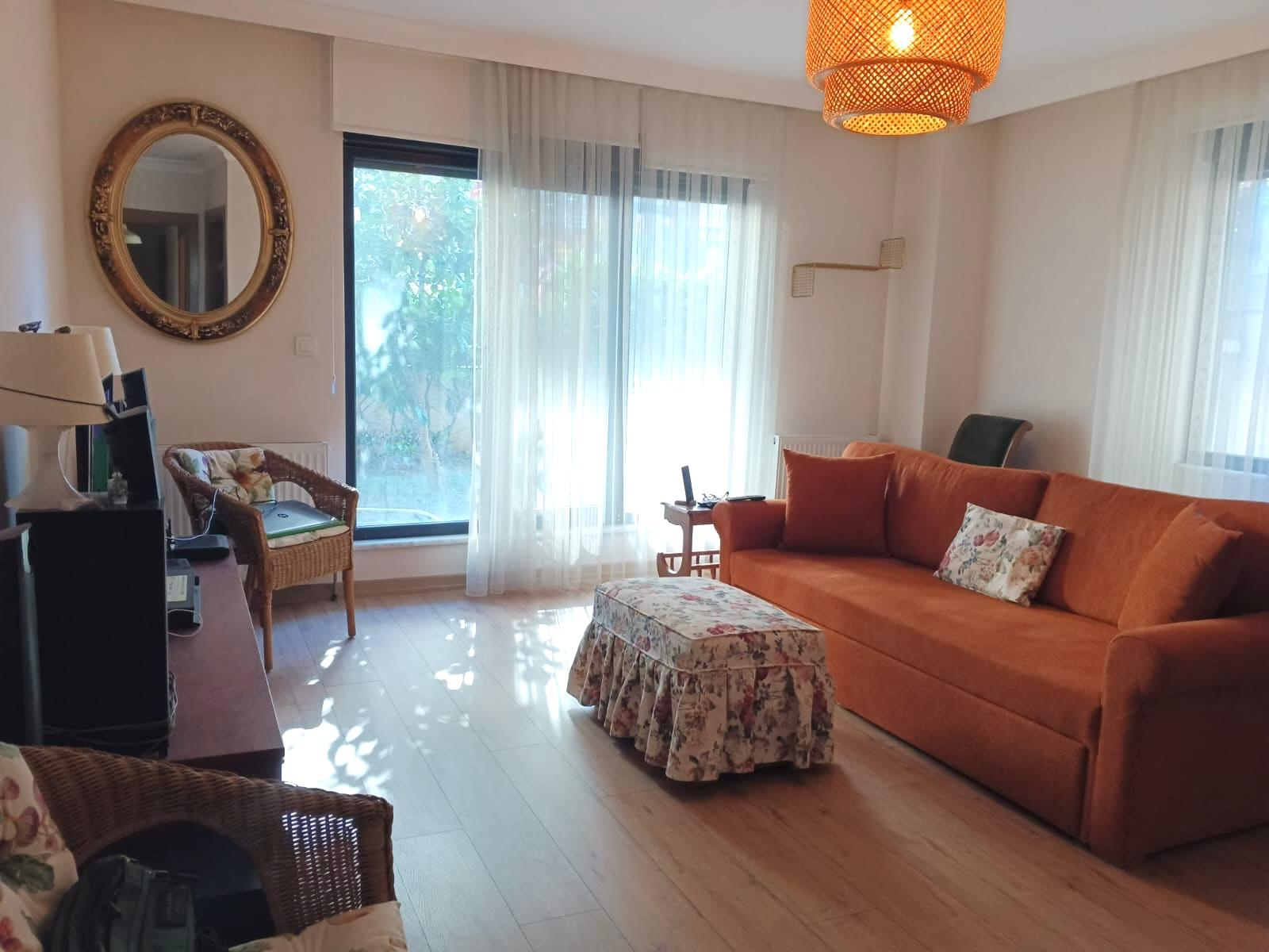 ALTINTEPE'DE MERKEZİ KONUMDA ÖN CEPHE BAHÇE MULLANIMLI 2+1