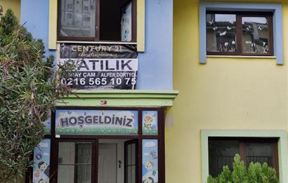 BAŞAKŞEHİR'de GENİŞ BAHÇELİ LÜKS KİRALIK VİLLA