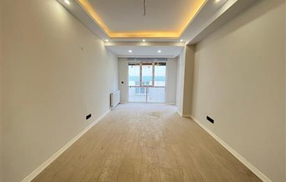 ALTINTEPE'DE 0 BİNADA BALKONLU ARA KATTA LÜX 2+1