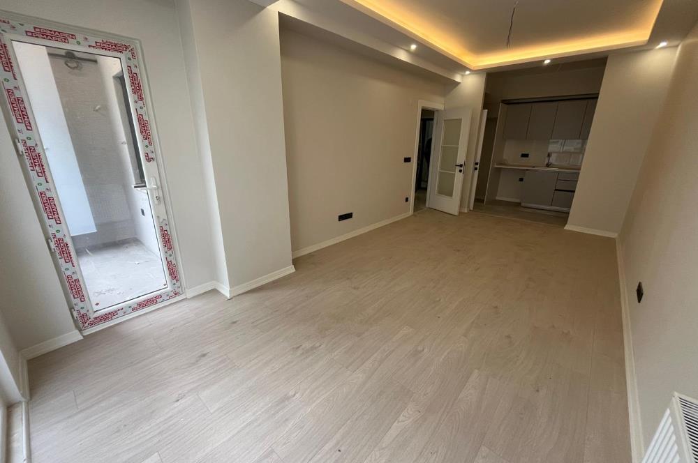 ALTINTEPE'DE 0 BİNADA BALKONLU ARA KATTA LÜX 2+1