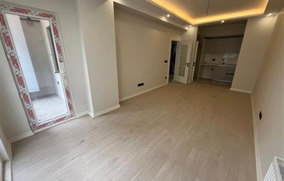 ALTINTEPE'DE 0 BİNADA BALKONLU ARA KATTA LÜX 2+1