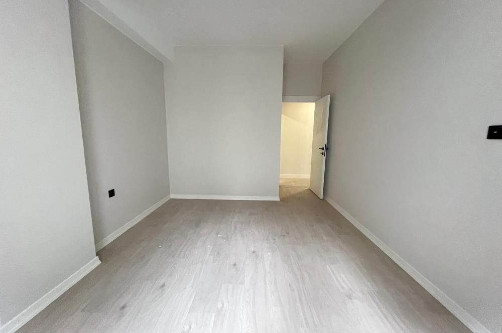 ALTINTEPE'DE 0 BİNADA BALKONLU ARA KATTA LÜX 2+1