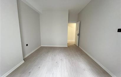 ALTINTEPE'DE 0 BİNADA BALKONLU ARA KATTA LÜX 2+1