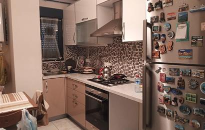 ALTINTEPE'DE MERKEZİ KONUMDA ÖN CEPHE BAHÇE MULLANIMLI 2+1