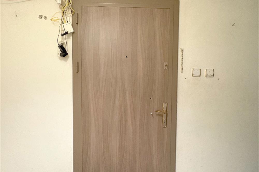  C21 Cius; Eşref Dinçer Mahallesinde 2+1 Ara Kat Eşyalı Satılık Daire