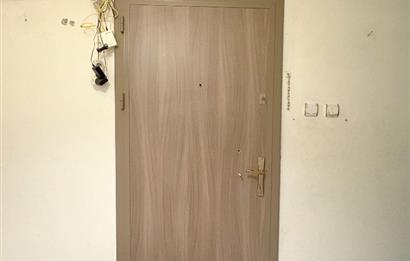  C21 Cius; Eşref Dinçer Mahallesinde 2+1 Ara Kat Eşyalı Satılık Daire