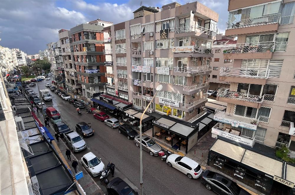 Bostanlı Cemal Gürsel Caddesinde 3+1 Kiralık İş Yeri veya Daire