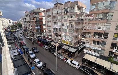 Bostanlı Cemal Gürsel Caddesinde 3+1 Kiralık İş Yeri veya Daire