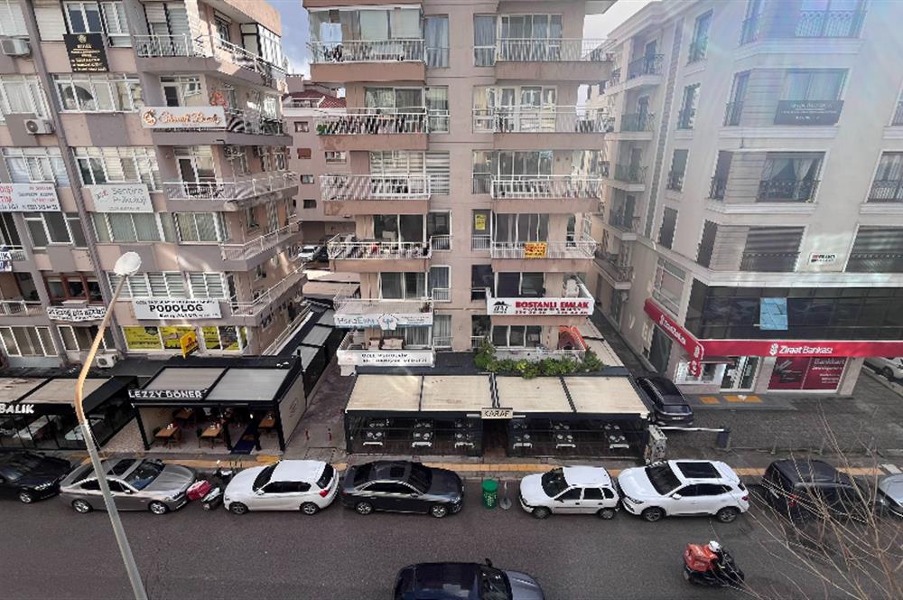 Bostanlı Cemal Gürsel Caddesinde 3+1 Kiralık İş Yeri veya Daire