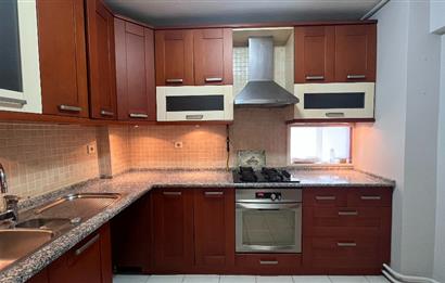 Bostanlı Cemal Gürsel Caddesinde 3+1 Kiralık İş Yeri veya Daire