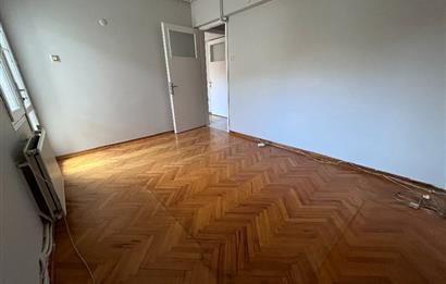 Bostanlı Cemal Gürsel Caddesinde 3+1 Kiralık İş Yeri veya Daire