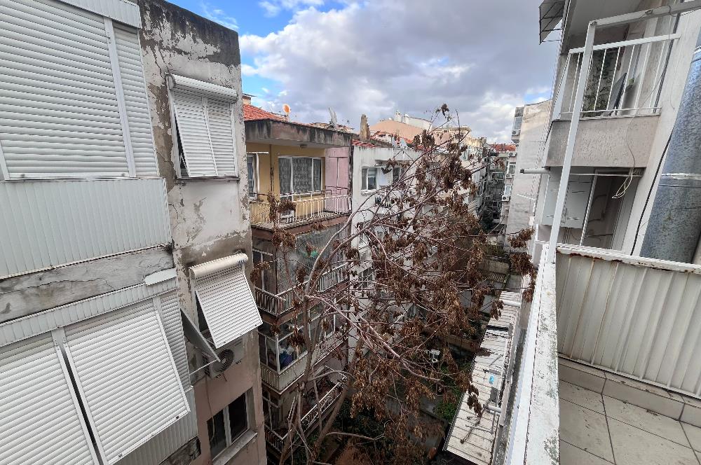 Bostanlı Cemal Gürsel Caddesinde 3+1 Kiralık İş Yeri veya Daire