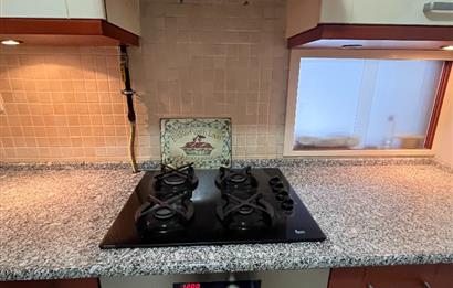 Bostanlı Cemal Gürsel Caddesinde 3+1 Kiralık İş Yeri veya Daire