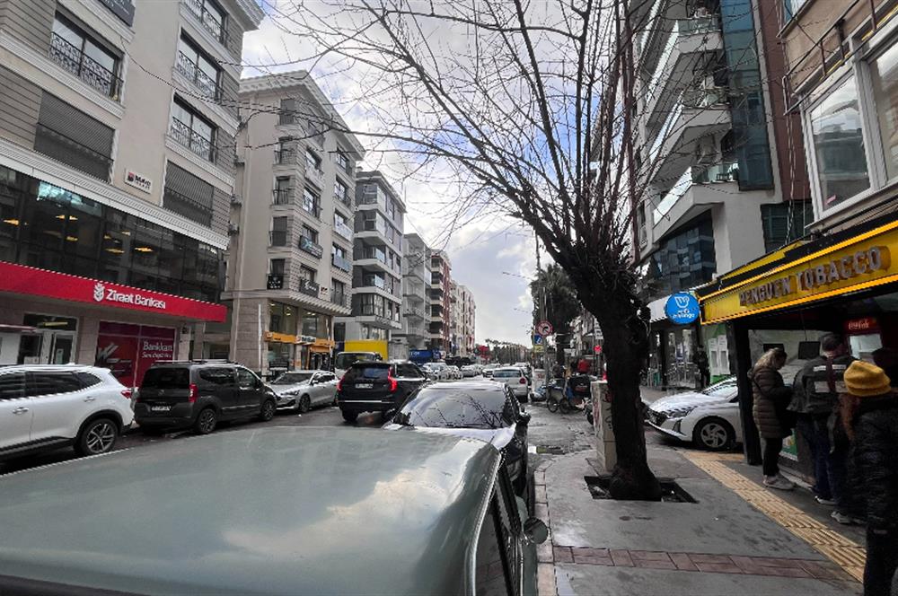 Bostanlı Cemal Gürsel Caddesinde 3+1 Kiralık İş Yeri veya Daire