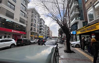 Bostanlı Cemal Gürsel Caddesinde 3+1 Kiralık İş Yeri veya Daire