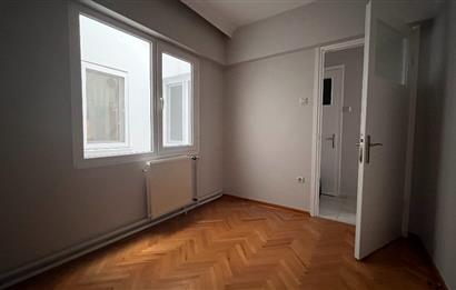 Bostanlı Cemal Gürsel Caddesinde 3+1 Kiralık İş Yeri veya Daire