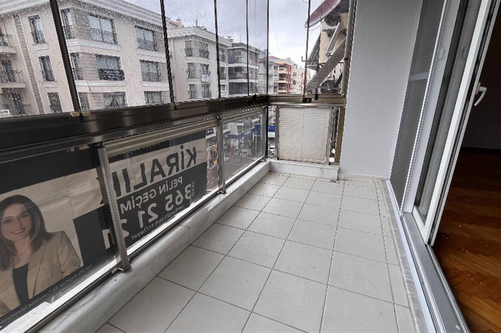 Bostanlı Cemal Gürsel Caddesinde 3+1 Kiralık İş Yeri veya Daire