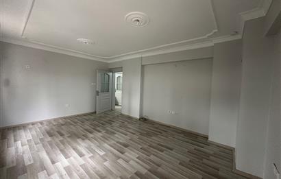 Merkezi Konumda Güvenlikli Sitede Ferah 2+1 