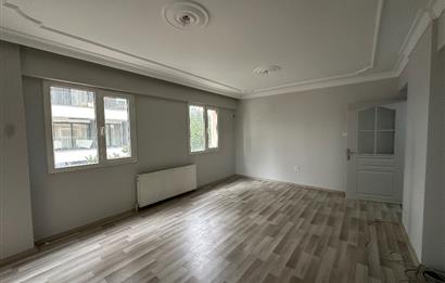 Merkezi Konumda Güvenlikli Sitede Ferah 2+1 