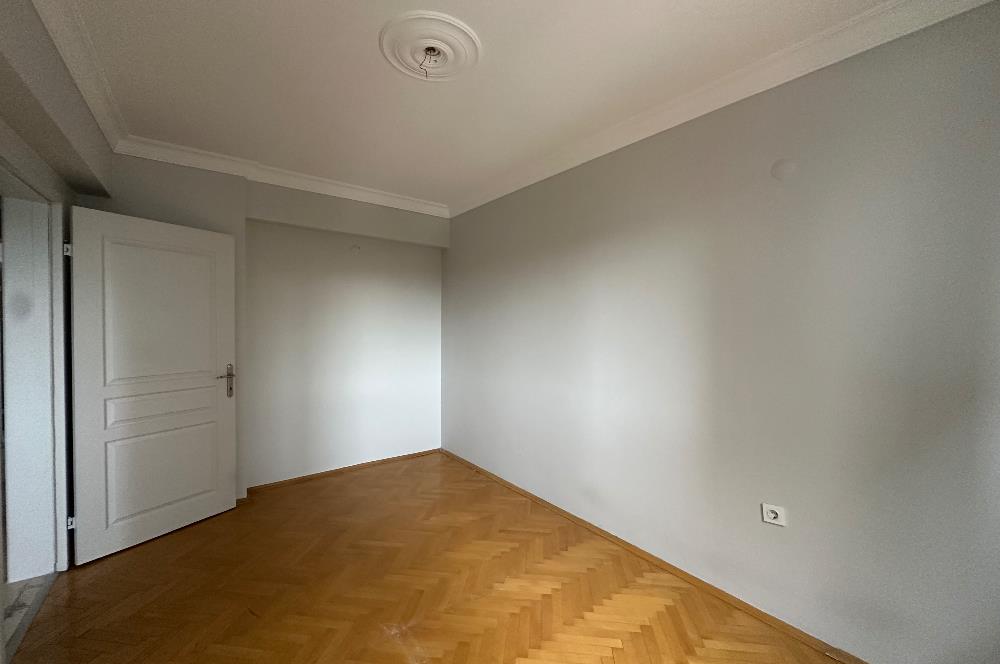 Merkezi Konumda Güvenlikli Sitede Ferah 2+1 