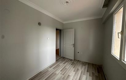 Merkezi Konumda Güvenlikli Sitede Ferah 2+1 