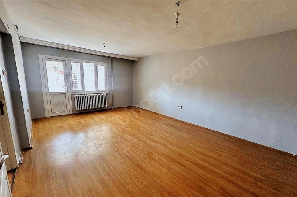 Merkezi Konumda Site İçi Ferah Otoparklı 3+1 