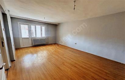 Merkezi Konumda Site İçi Ferah Otoparklı 3+1 