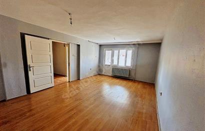 Merkezi Konumda Site İçi Ferah Otoparklı 3+1 